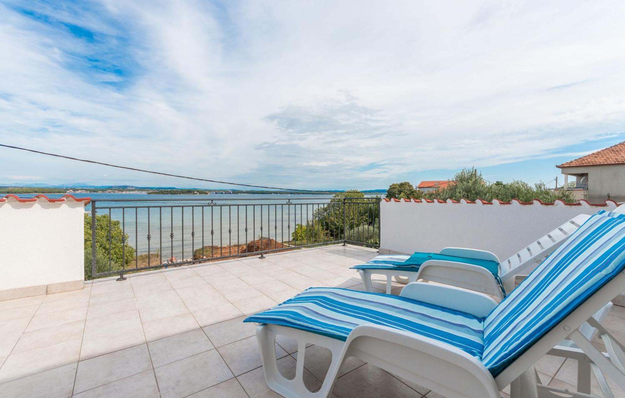 Apartment Blazenka - 20M From The Sea Tkon Exterior foto