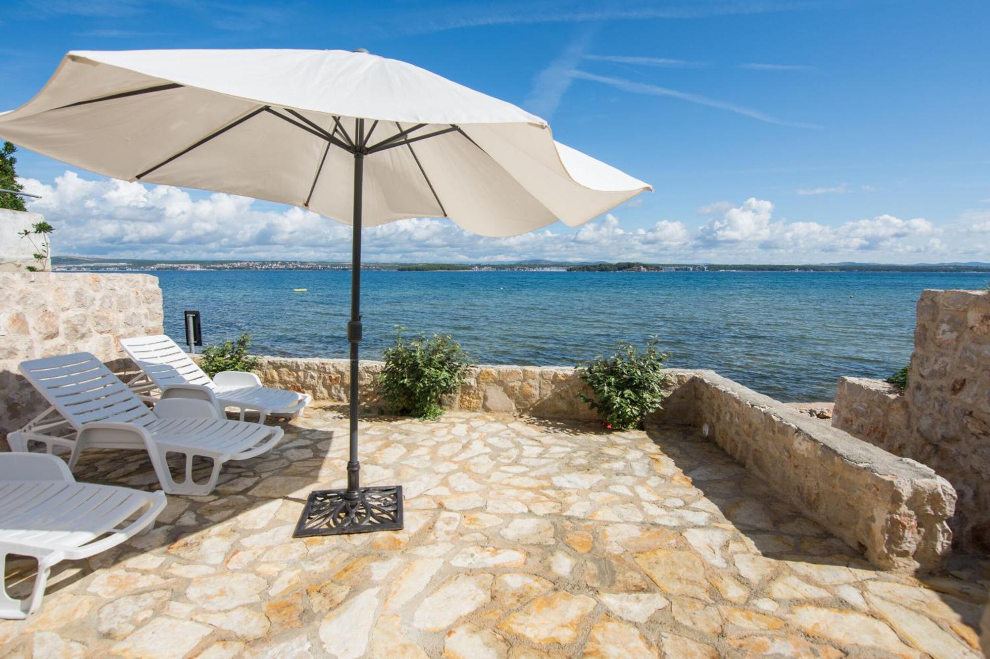 Apartment Blazenka - 20M From The Sea Tkon Exterior foto